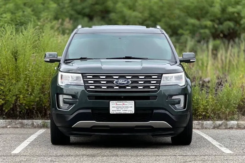 2016 Ford Explorer Limited photo 1