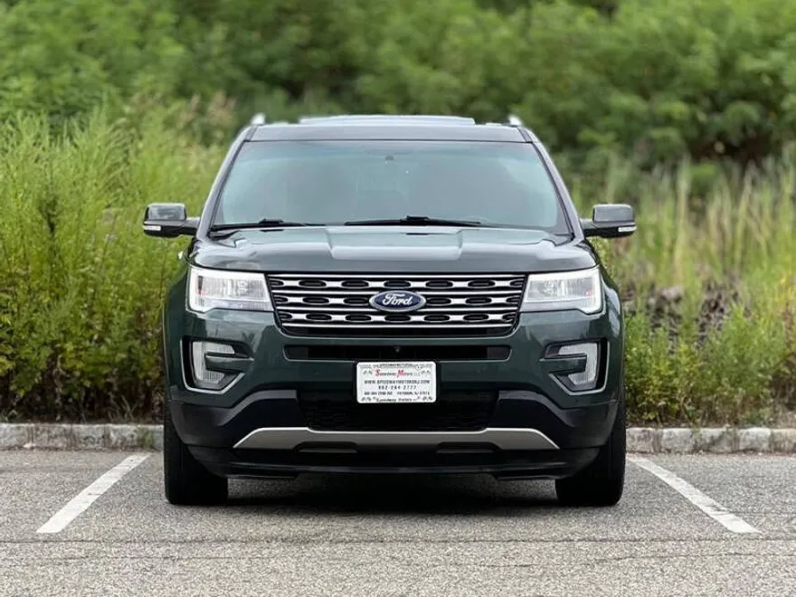 2016 Ford Explorer Limited photo 1