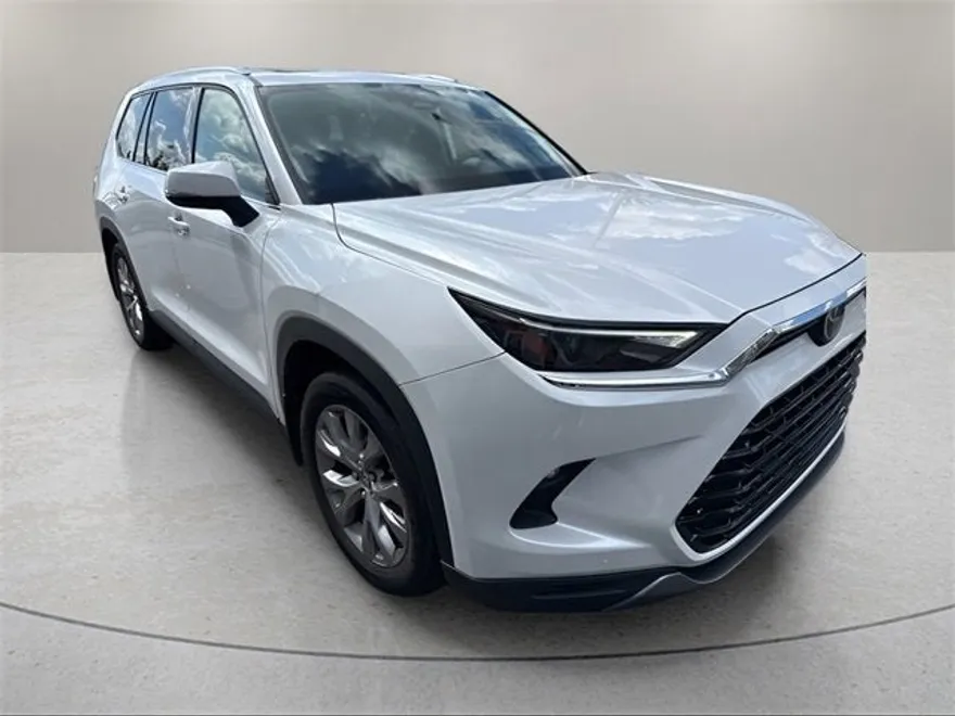 2024 Toyota Highlander Hybrid Limited photo 1