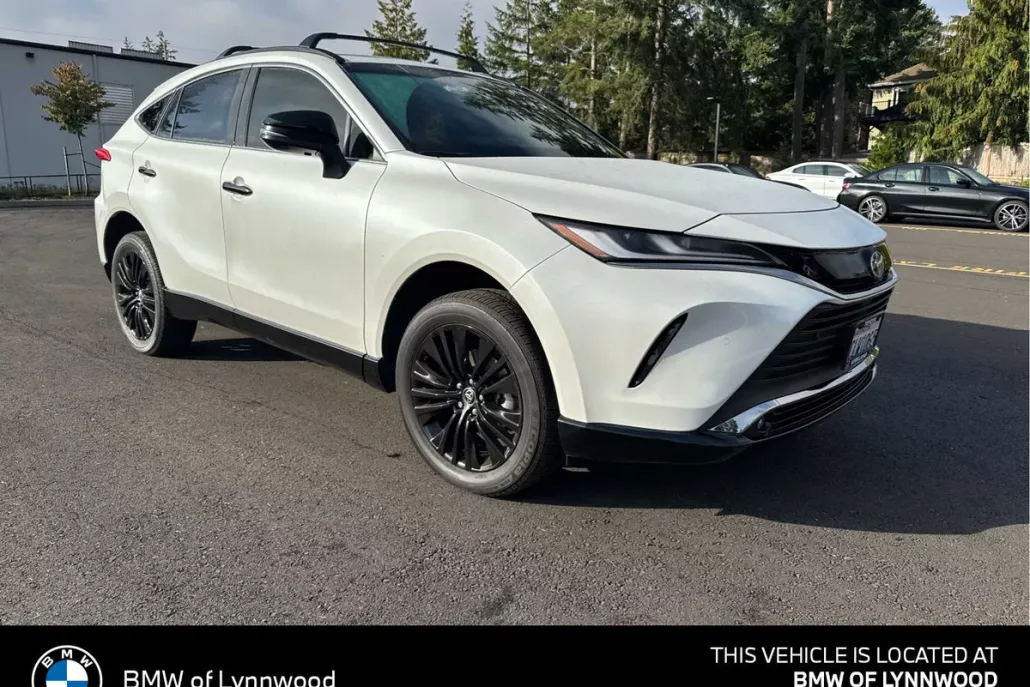 2024 Toyota Venza photo 1