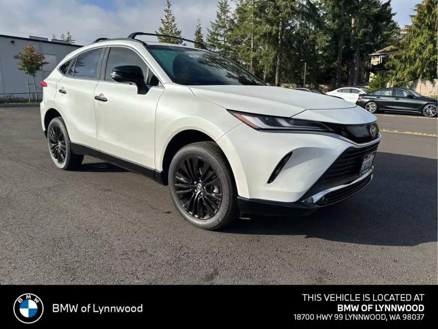 2024 Toyota Venza photo 1