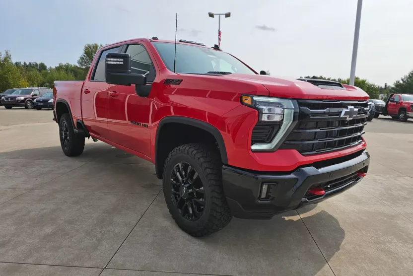 2025 Chevrolet Silverado 3500HD LT photo 1