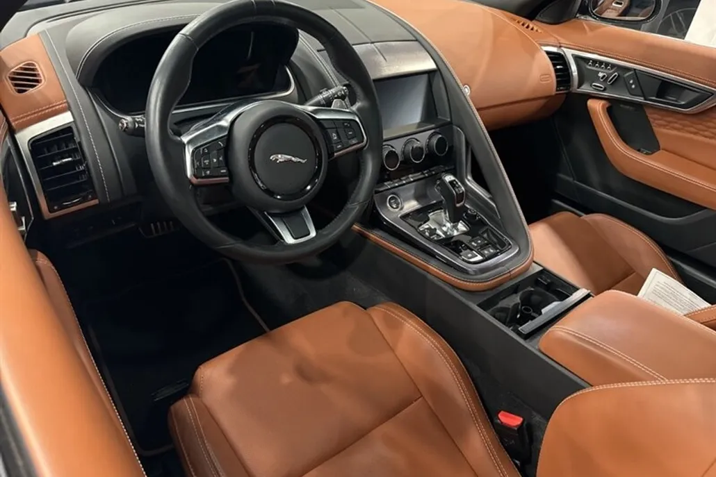 2023 Jaguar F-TYPE P450 photo 1