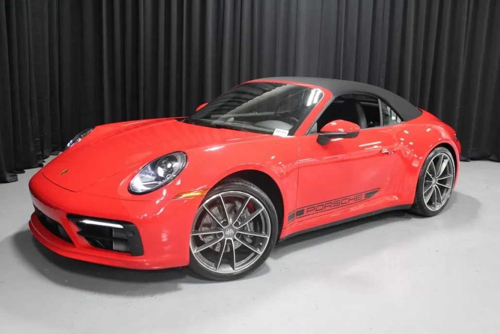 2024 Porsche 911 4 Cabriolet photo 1