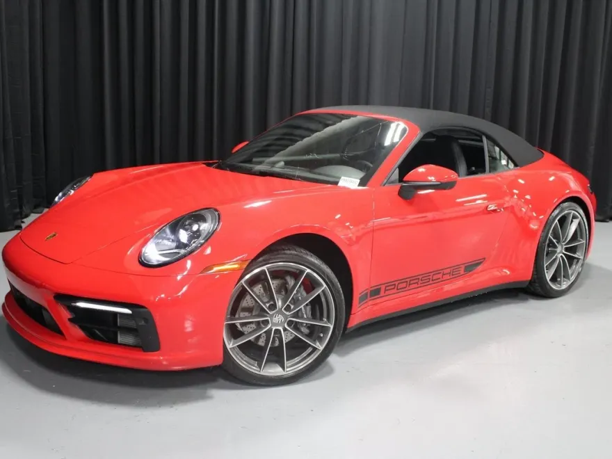 2024 Porsche 911 4 Cabriolet photo 1