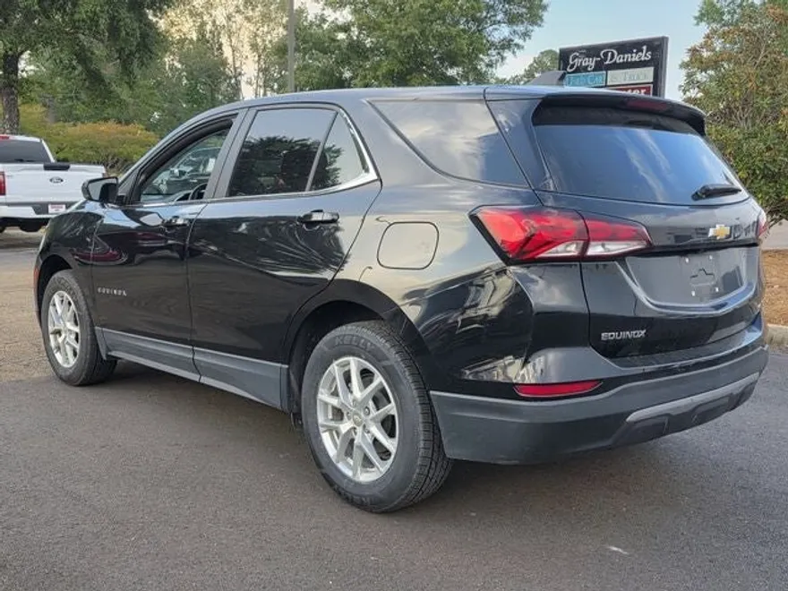 2023 Chevrolet Equinox LT photo 1