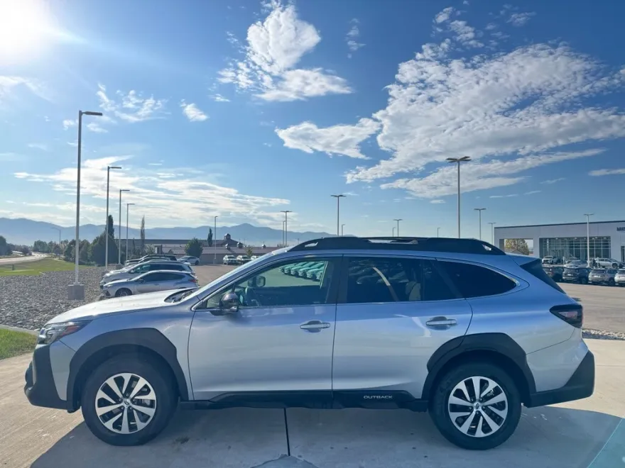 2024 Subaru Outback Premium photo 1