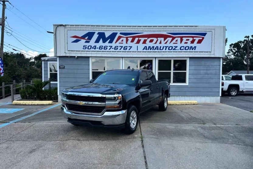 2018 Chevrolet Silverado 1500 LT photo 1
