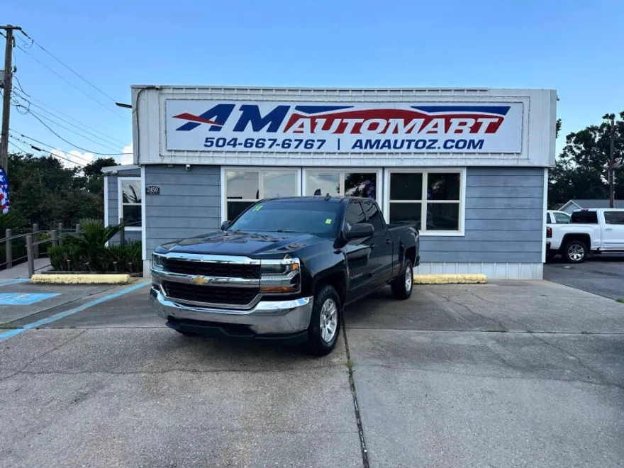 2018 Chevrolet Silverado 1500 LT photo 1