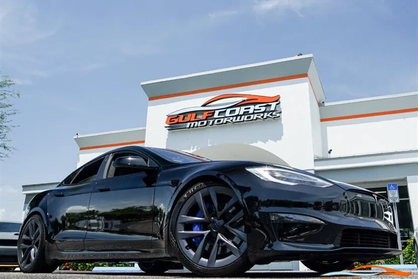 2021 Tesla Model S Plaid photo 1