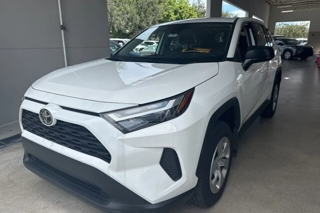 2025 Toyota RAV4 LE photo 1