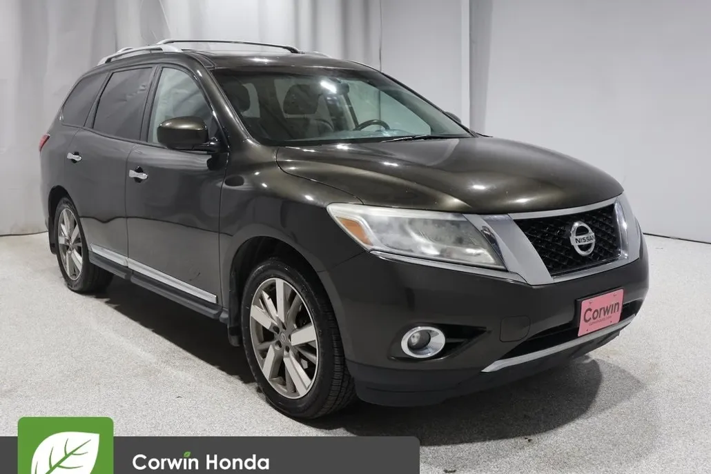 2015 Nissan Pathfinder Platinum photo 1