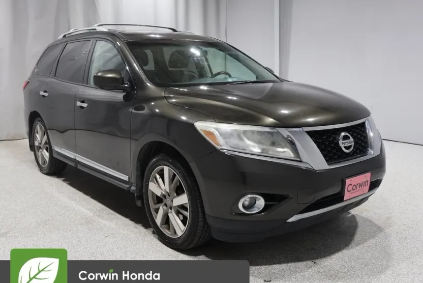 2015 Nissan Pathfinder Platinum photo 1