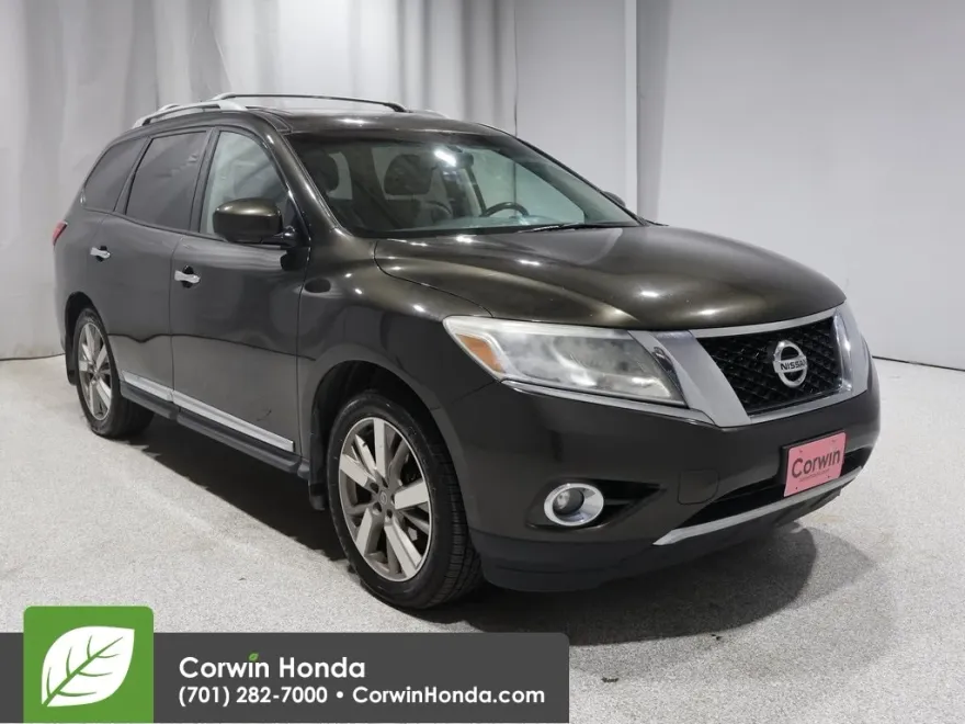 2015 Nissan Pathfinder Platinum photo 1