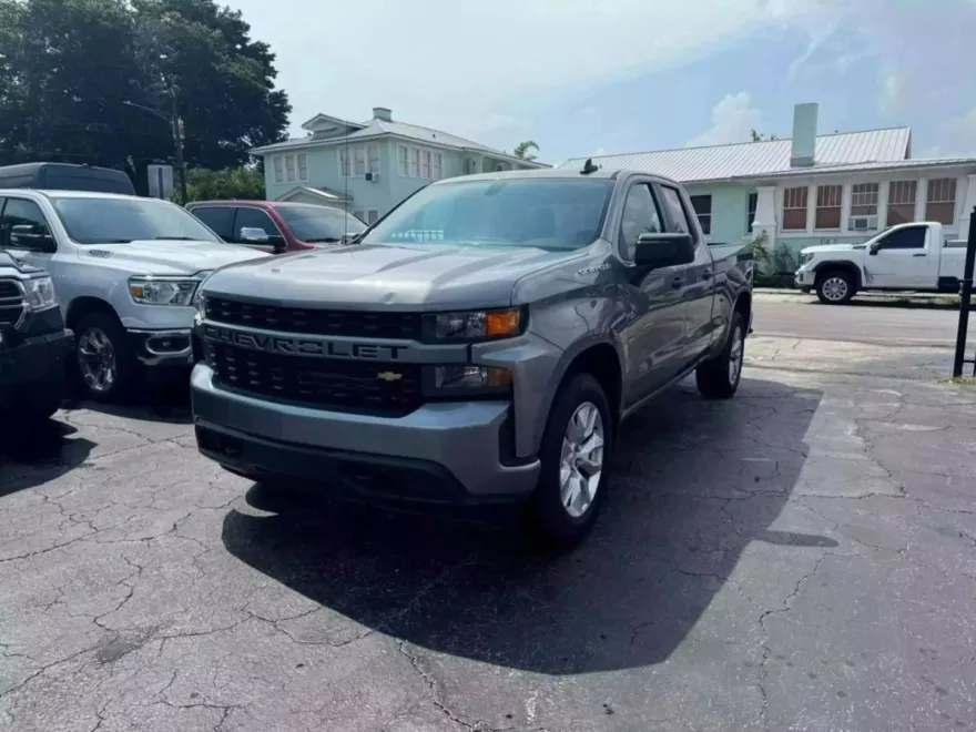 2021 Chevrolet Silverado 1500 Custom photo 1