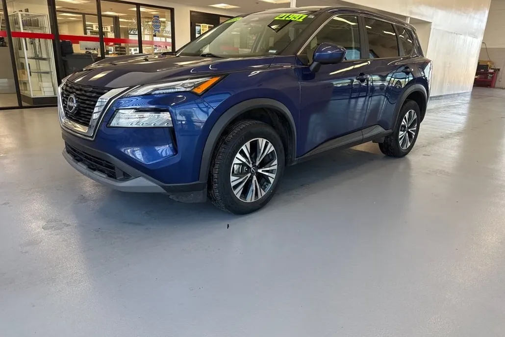 2023 Nissan Rogue SV photo 1