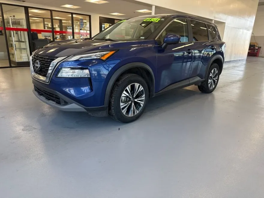 2023 Nissan Rogue SV photo 1