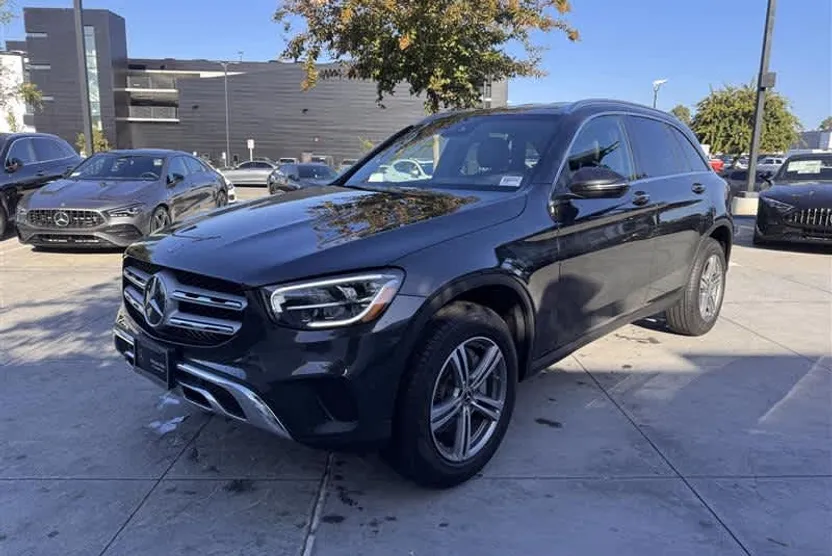 2022 Mercedes Benz GLC 300 photo 1