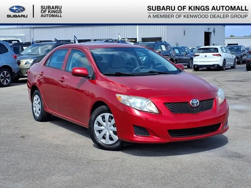 2010 Toyota Corolla LE photo 1