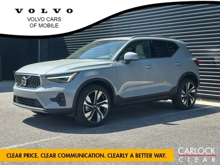 2025 Volvo XC40 photo 1
