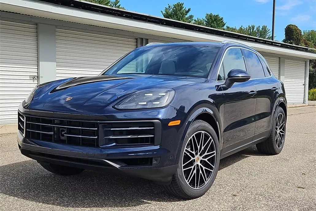 2026 Porsche Cayenne photo 1