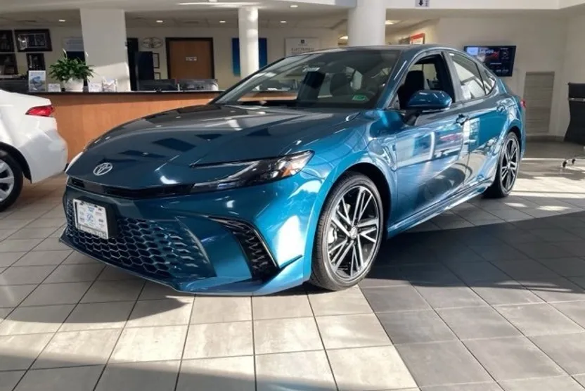 2025 Toyota Camry XSE photo 1