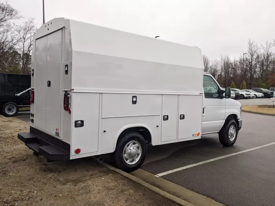 2025 Ford E-350 Base photo 1