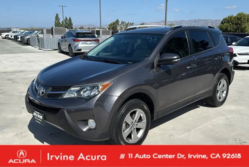 2015 Toyota RAV4 XLE photo 1