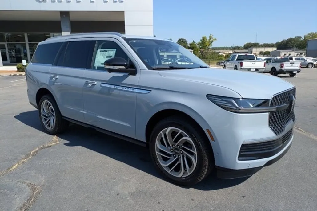 2025 Lincoln Navigator Reserve photo 1
