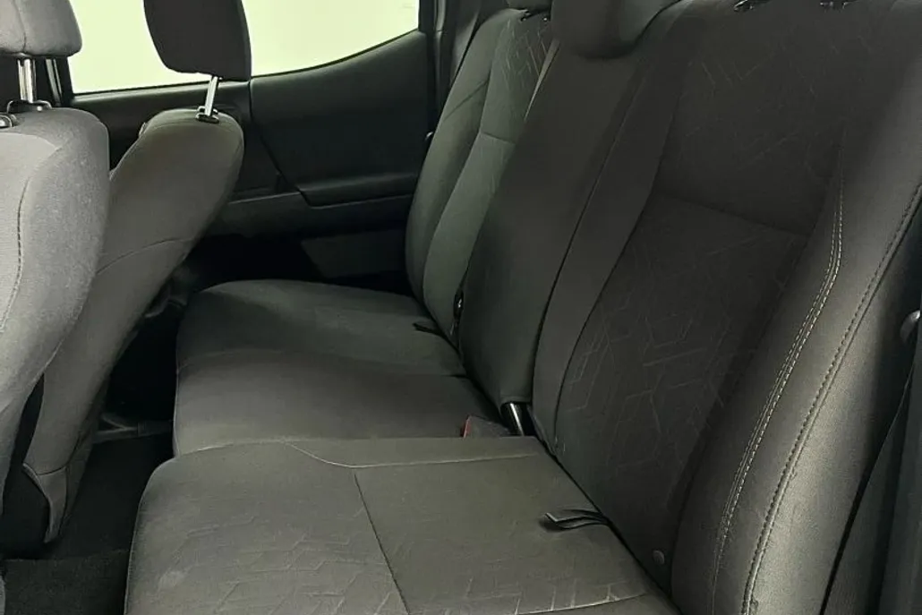 2017 Toyota Tacoma Double Cab SR photo 1