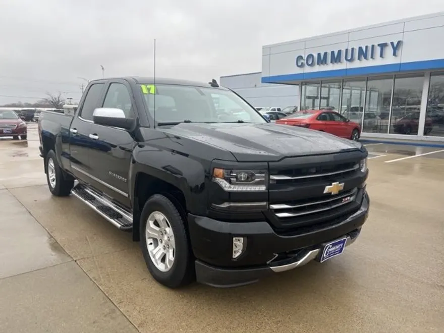 2017 Chevrolet Silverado 1500 LTZ photo 1