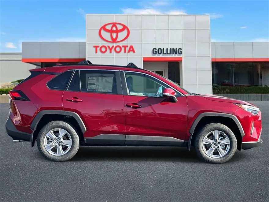 2025 Toyota RAV4 XLE photo 1