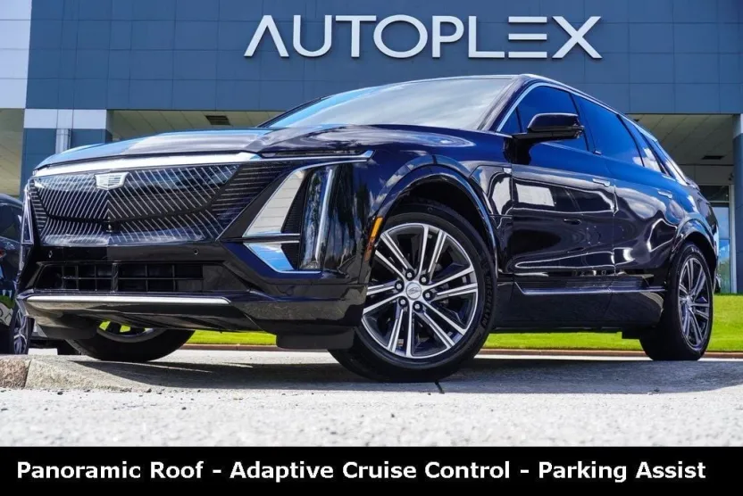2023 Cadillac Lyriq Luxury photo 1