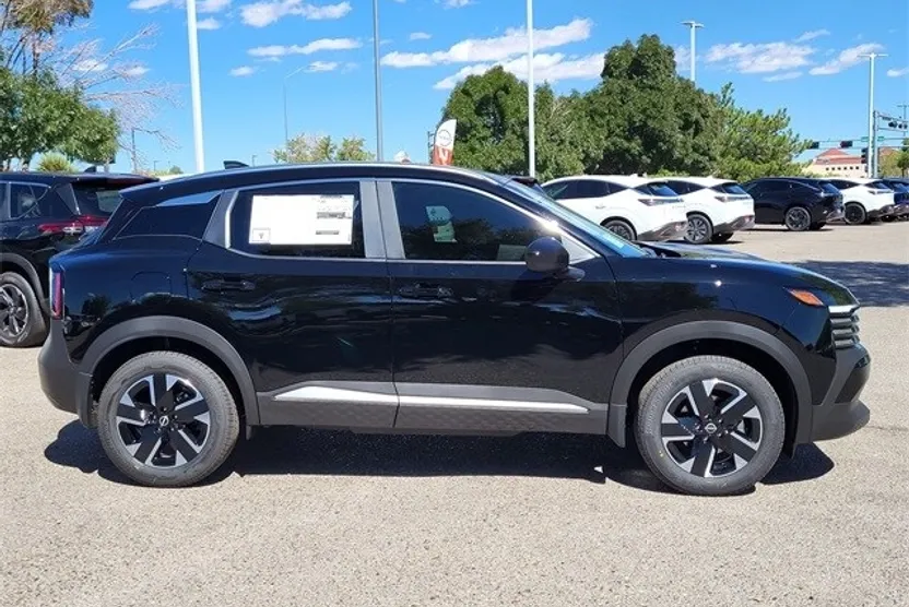 2026 Nissan Kicks SV photo 1