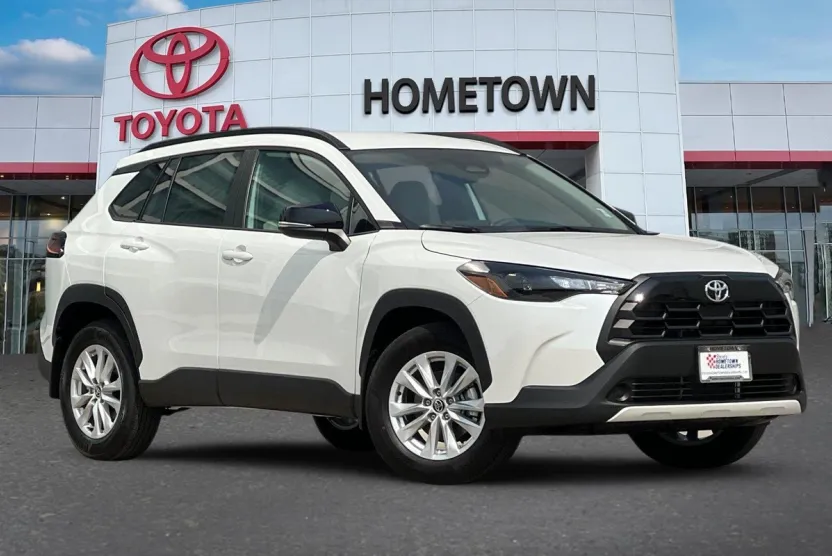 2026 Toyota Corolla Cross LE photo 1