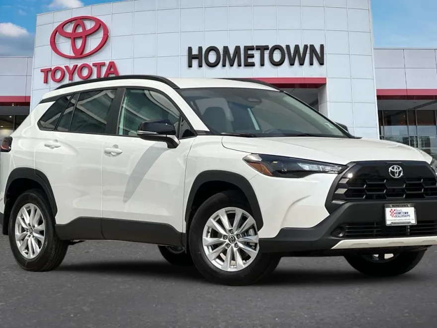 2026 Toyota Corolla Cross LE photo 1