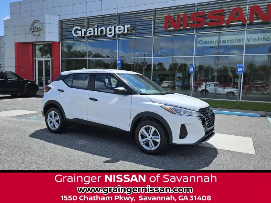 2025 Nissan Kicks Play S photo 1