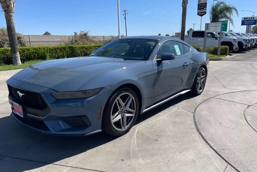 2025 Ford Mustang EcoBoost photo 1