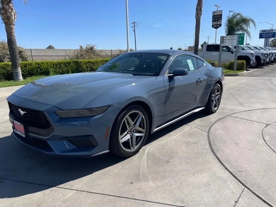 2025 Ford Mustang EcoBoost photo 1