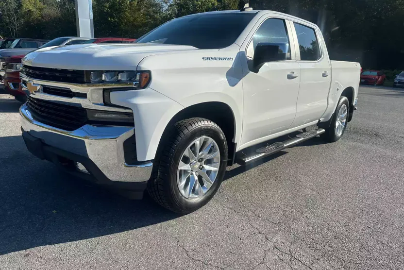 2019 Chevrolet Silverado 1500 LT photo 1