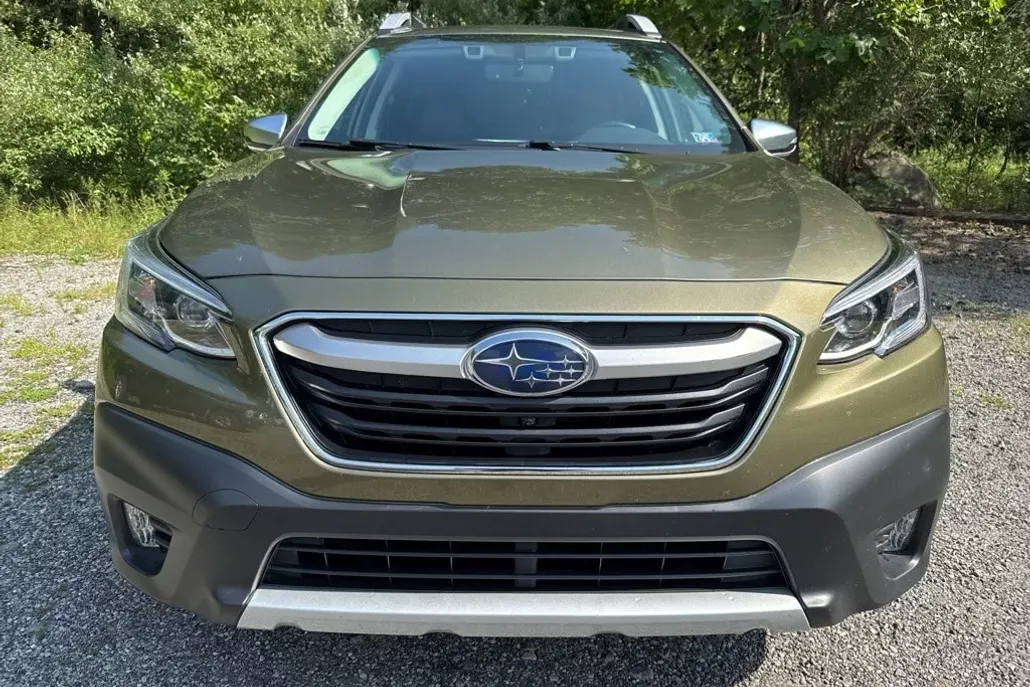 2020 Subaru Outback Touring photo 1