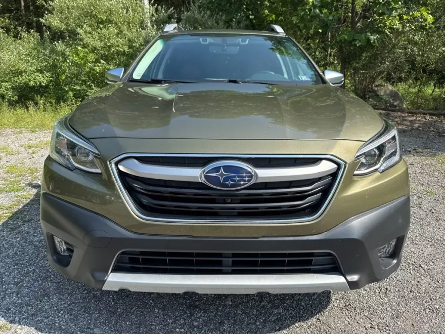 2020 Subaru Outback Touring photo 1