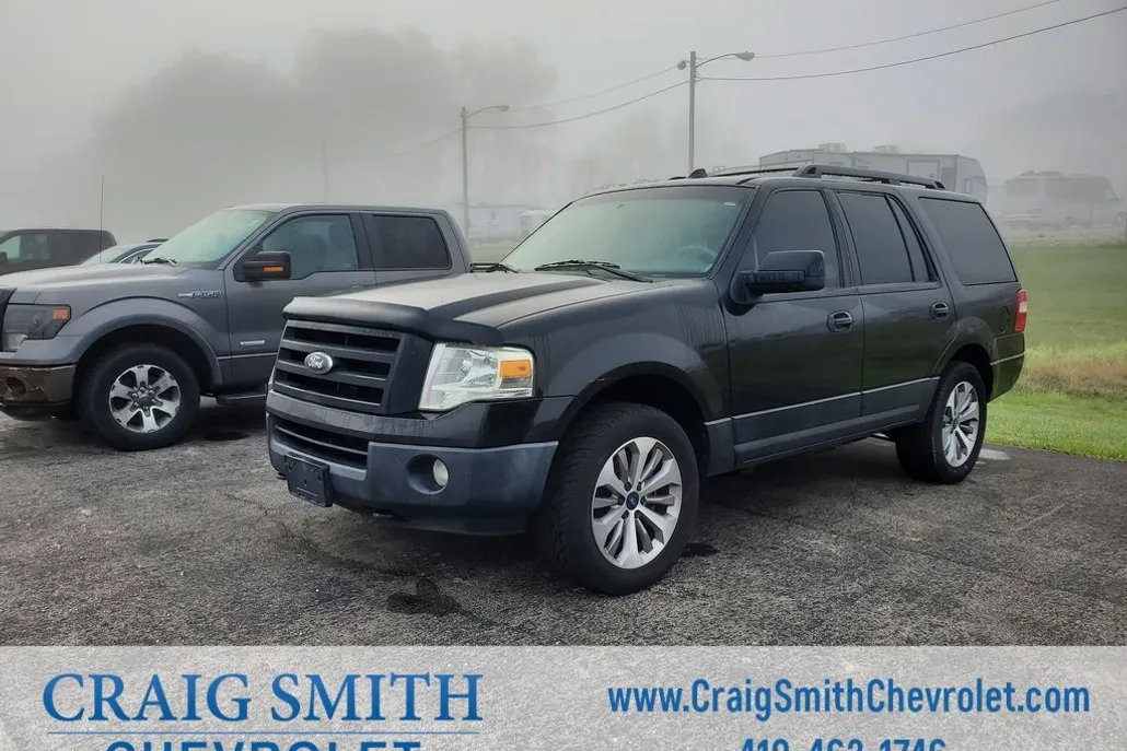 2010 Ford Expedition XLT photo 1
