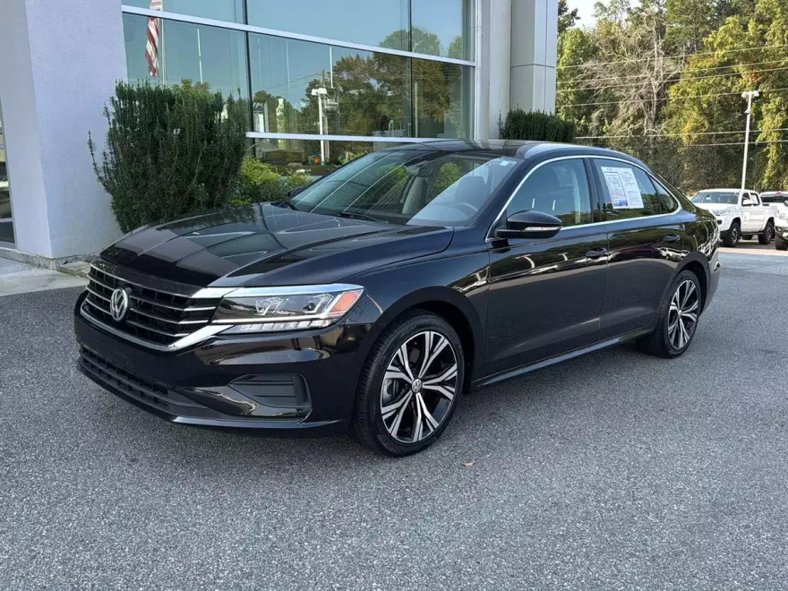 2021 Volkswagen Passat 2.0T SE photo 1