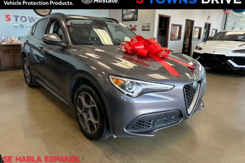 2018 Alfa Romeo Stelvio Sport photo 1