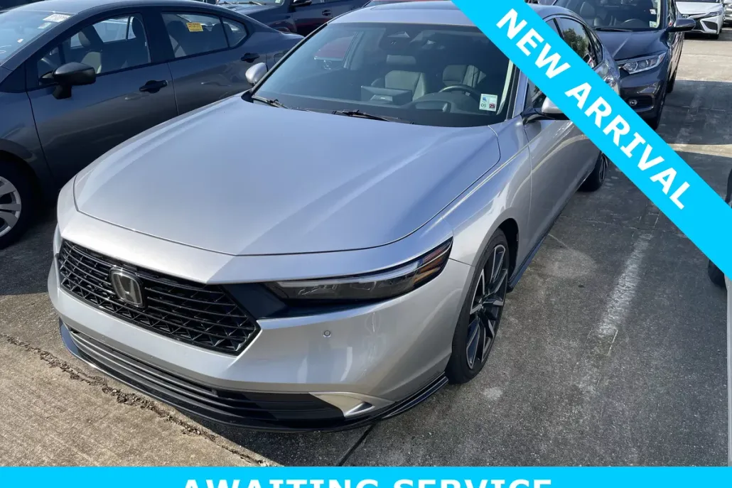 2023 Honda Accord Hybrid Touring photo 1