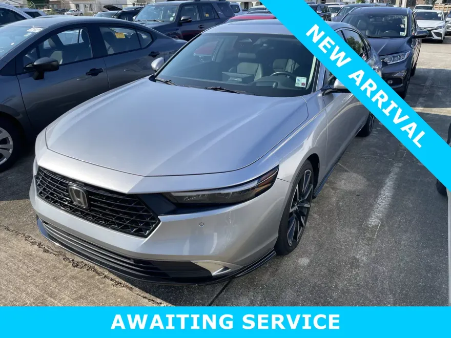 2023 Honda Accord Hybrid Touring photo 1