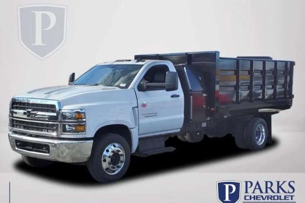 2023 Chevrolet Silverado 6500HD Work Truck photo 1