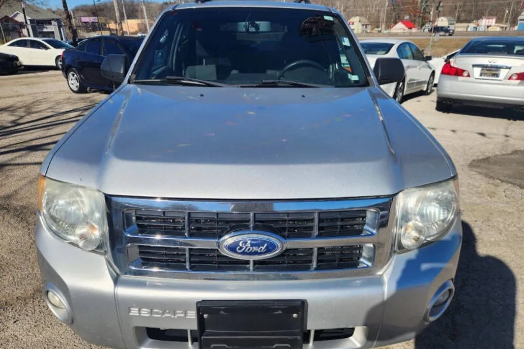 2011 Ford Escape XLT photo 1