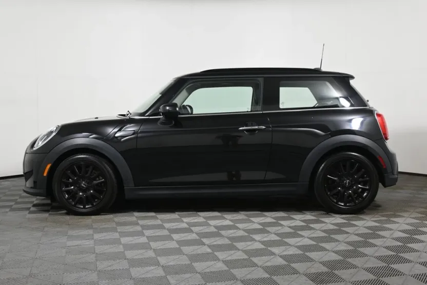 2023 Mini Cooper Signature photo 1